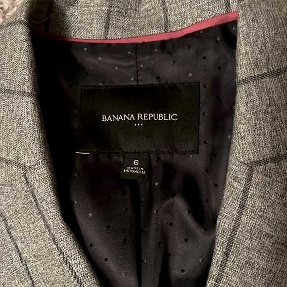 Banana Republic Grey and Navy Blazer/Sport Coat - Picture 2 of 5